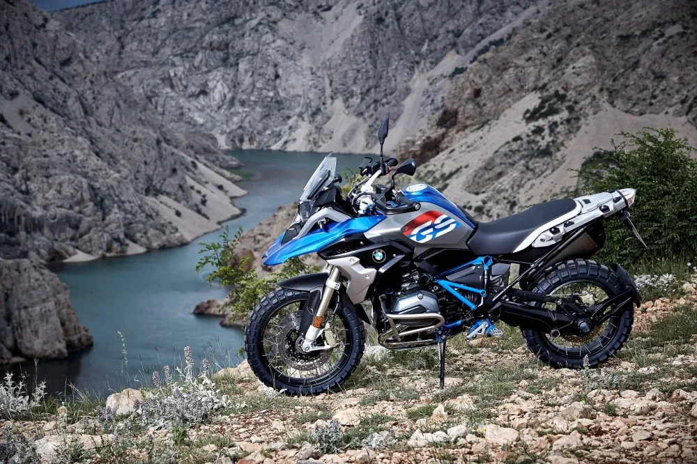 bmw-r-1200-gs-rally-statique-terrain